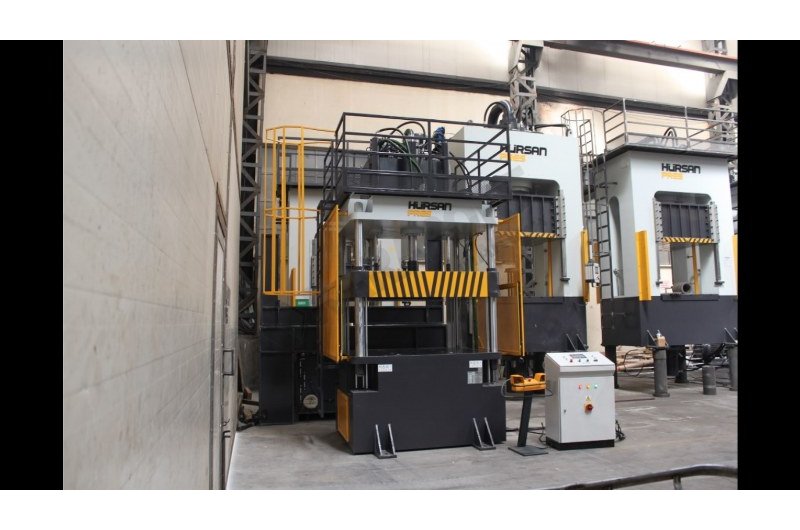 200 Ton Kapasiteli 4 Kolonlu Hidrolik Çift Etkili (Sıvama) Presi