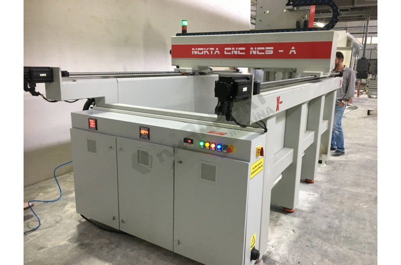2500 x 1000 x 1000mm. İşleme Cnc Merkezi