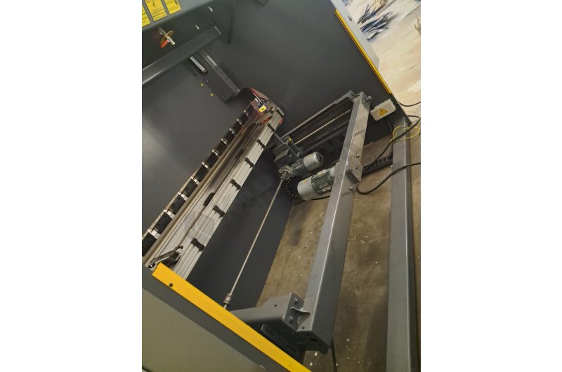 CNC 3100 x 135 Ton 4 Eksen Linda Abkant Pres - Press Brake ( SIF