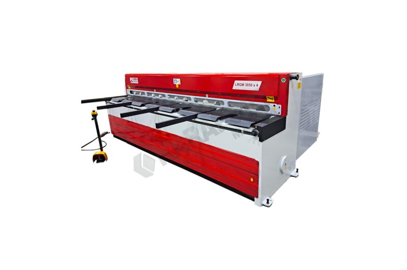 LRGM 3050 x 4mm NC Kontrollü Rediktörlü Giyotin Makas LİNDA