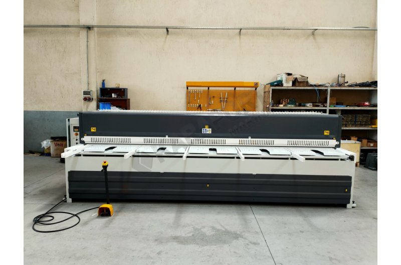 LRGM 4050 x 4mm Rediktörlü Nc Kontrollü 750mm LİNDA Machine