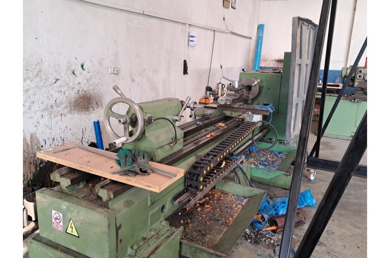 Süper 500 TU 2mt 550 Çap Süpermetal 1991 Model Torna Fener : 65